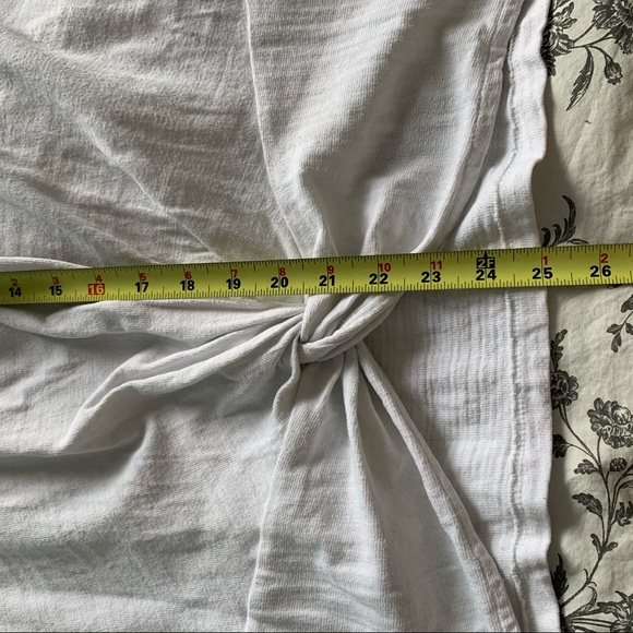 2 for $15‼️ White 3/4 Sleeve Shirt w/ Twist Detail Hem - Loft - Picture 7 of 8